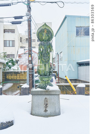 富山県 大仏寺の観音像 富山県 大仏寺の観音像 86303569