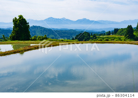 新潟県　長岡市山古志の棚田 86304114