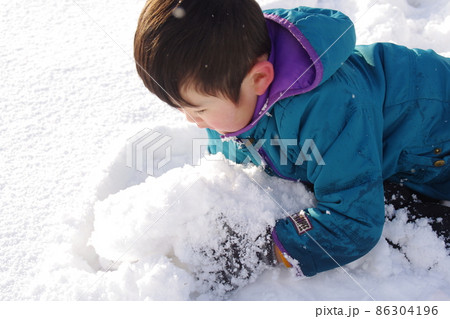 雪遊び 雪遊び 86304196