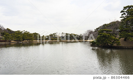 神奈川県横浜市中区本牧の三渓園の冬 神奈川県横浜市中区本牧の三渓園の冬 86304466