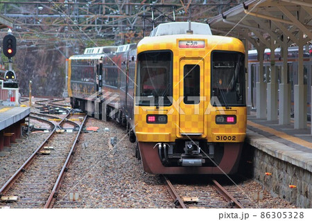 南海31000系電車・南海高野線極楽橋駅 86305328