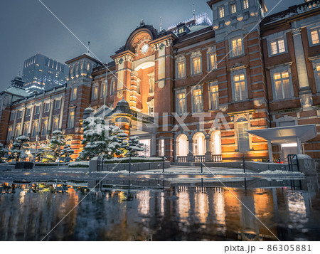 夜の東京駅 86305881