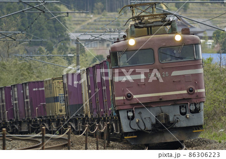 北陸本線　倶利伽羅－津幡　JR貨物　EF81-26（富山） 86306223