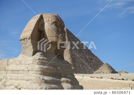 エジプトのスフィンクスとピラミッド 86306971