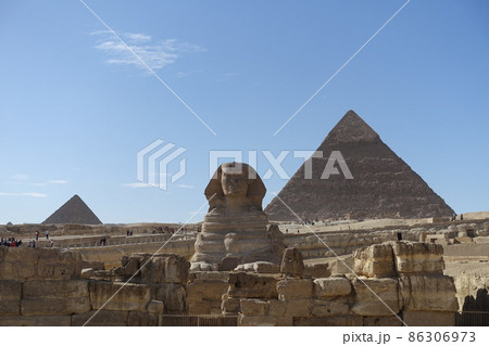 エジプトのスフィンクスとピラミッド 86306973