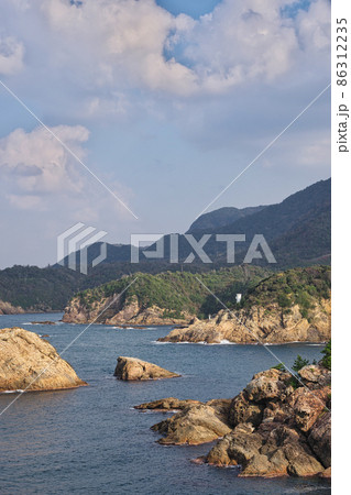 《島根県》晴れの日、大山隠岐国立公園 日御碕の風景 《島根県》晴れの日、大山隠岐国立公園 日御碕の風景 86312235