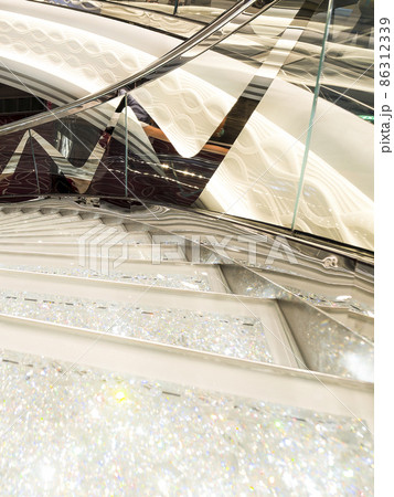 大型クルーズ船 MSCメラビリア アトリウムの螺旋階段 / MSC Meraviglia 大型クルーズ船 MSCメラビリア アトリウムの螺旋階段 / MSC Meraviglia 86312339