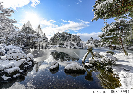 雪景色の兼六園 雪景色の兼六園 86312991