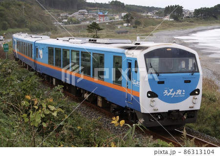 JR東日本キハ40系気動車(リゾートうみねこ) JR東日本キハ40系気動車(リゾートうみねこ) 86313104