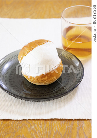 イタリア伝統菓子 マリトッツォ イタリア伝統菓子 マリトッツォ 86313568