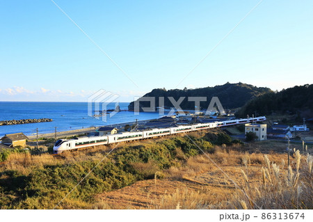 波立海岸と常磐線　特急ひたち 86313674