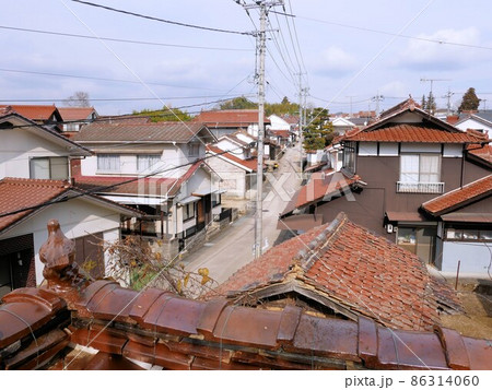 石州瓦の屋根が美しい白市の古い町並み　（東広島市高屋町白市） 86314060