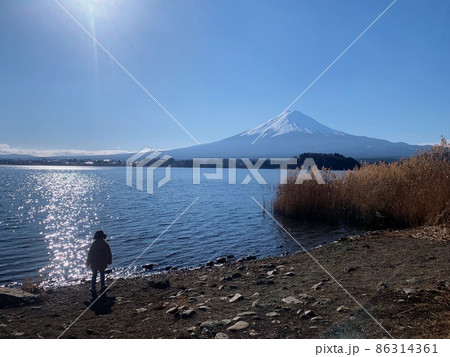 湖面の富士山 青空 /写真 湖面の富士山 青空 /写真 86314361