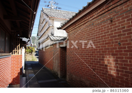 赤レンガの壁 高知県室戸市吉良川の国の重要伝統的建造物群保存地区 赤レンガの壁 高知県室戸市吉良川の国の重要伝統的建造物群保存地区 86315360