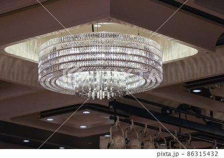 ジャンデリア・ホテルの明かり 86315432