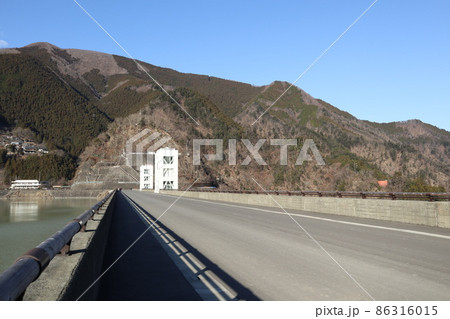 奥多摩湖　小河内ダム 86316015