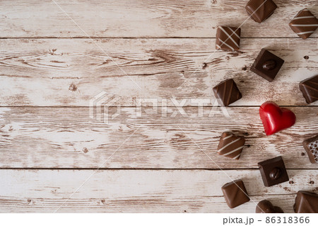 ハートと四角のチョコレート 86318366