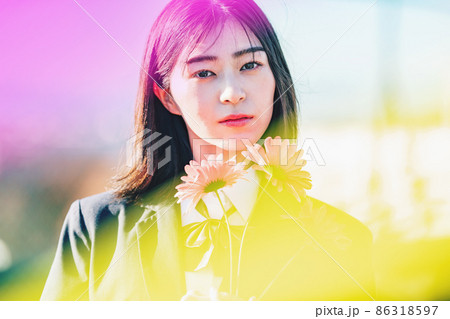フォトジェニックな女子高生のポートレート フォトジェニックな女子高生のポートレート 86318597