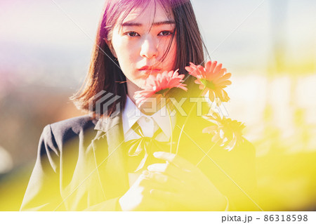 アンニュイな女子高生のポートレート 86318598