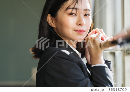 女子高生のポートレート 86318700