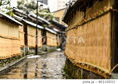 長町武家屋敷跡の雪景色 86319033