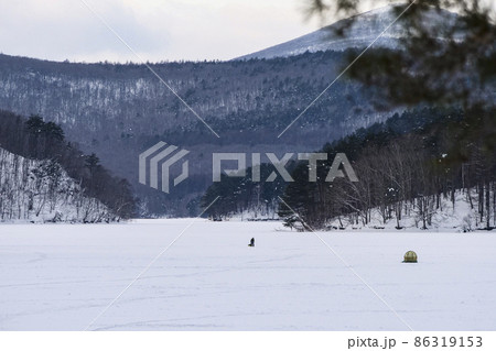 写真、風景 本州一寒い岩手県盛岡市薮川のダム百選に選ばれた一番美しいダムの岩洞湖 岩洞湖のワカサギ釣 写真、風景 本州一寒い岩手県盛岡市薮川のダム百選に選ばれた一番美しいダムの岩洞湖 岩洞湖のワカサギ釣 86319153