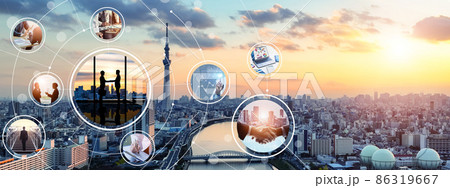 ビジネスとネットワーク　コラージュイメージ　バナー・広告向け横長ビジュアル 86319667