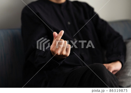 同性愛　LGBTQ    ゲイ　リビング 86319875