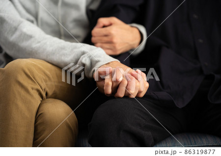 同性愛　LGBTQ    ゲイ　リビング 86319877