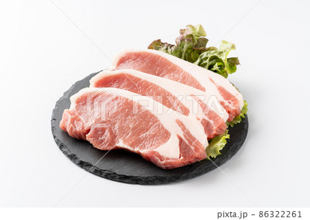 厚切りの豚ロース肉 86322261