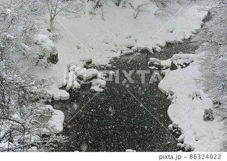 手取峡谷の雪景色 86324922
