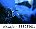 冬の川氷 86325981