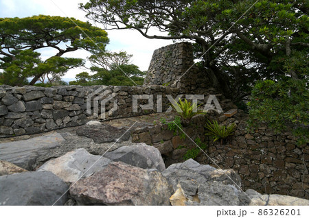 今帰仁城　平郎門の風景 86326201