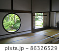 京都　源光庵　悟りの窓　迷いの窓 86326529