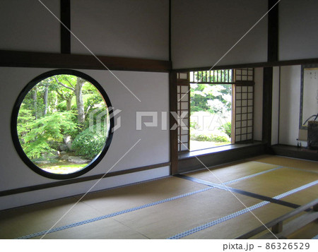京都　源光庵　悟りの窓　迷いの窓 86326529