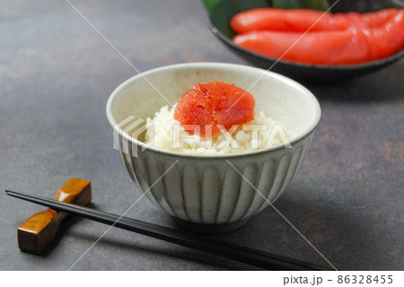 土鍋で炊いた温かいごはんと明太子 土鍋で炊いた温かいごはんと明太子 86328455