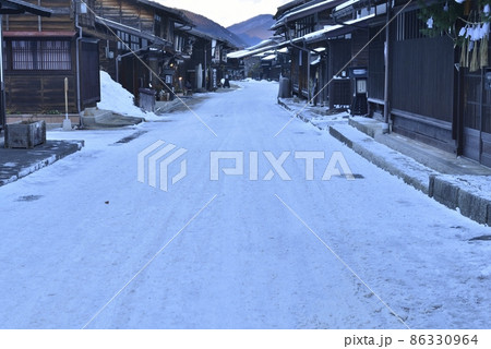 【長野県塩尻市】奈良井宿の町並み 【長野県塩尻市】奈良井宿の町並み 86330964