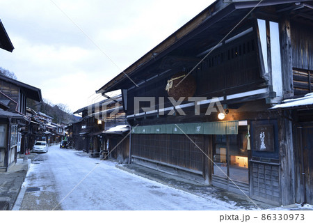 【長野県塩尻市】奈良井宿の町並み 【長野県塩尻市】奈良井宿の町並み 86330973