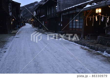 【長野県塩尻市】奈良井宿の町並み 【長野県塩尻市】奈良井宿の町並み 86330979