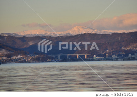 【長野間諏訪市】諏訪湖の朝 86331915