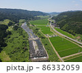 里山と清流の風景 86332059