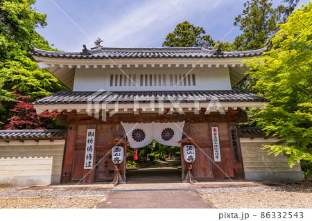 （静岡県袋井市）目の霊山　油山寺・山門 86332543
