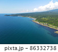 青い海と海岸線 86332738