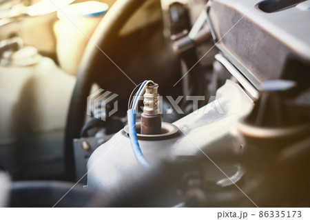 Oxygen sensor O2 in the exhaust pipe for calculating the ingredients in the engine system 86335173