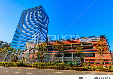 東京　江東区　豊洲2丁目店の都市風景　ららぽーと豊洲と豊洲ベイサイドクロスタワー 86343423