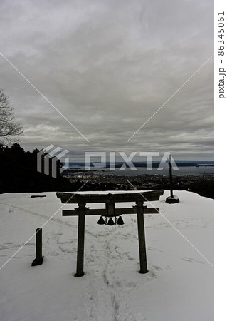 七尾城址の雪景色 86345061