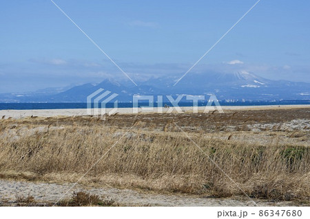 鳥取県 白砂青松の弓ヶ浜から美保湾を望む 鳥取県 白砂青松の弓ヶ浜から美保湾を望む 86347680
