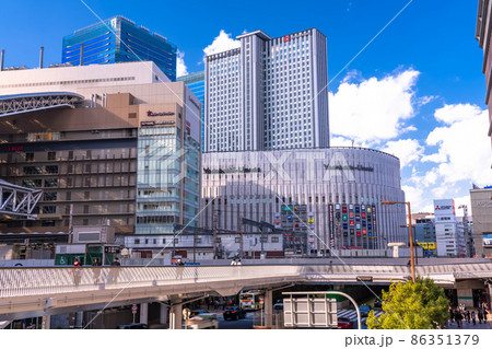 《大阪府》大阪駅前・都市風景 86351379