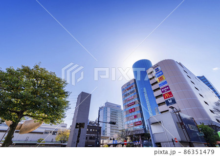 JR「錦糸町」駅北口の風景　ショッピングモール「アルカキット錦糸町」のビルディング 86351479