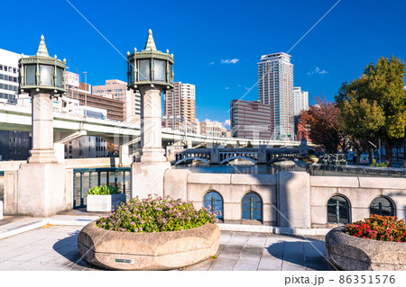 《大阪府》大江橋・大阪中心街の都市風景 86351576